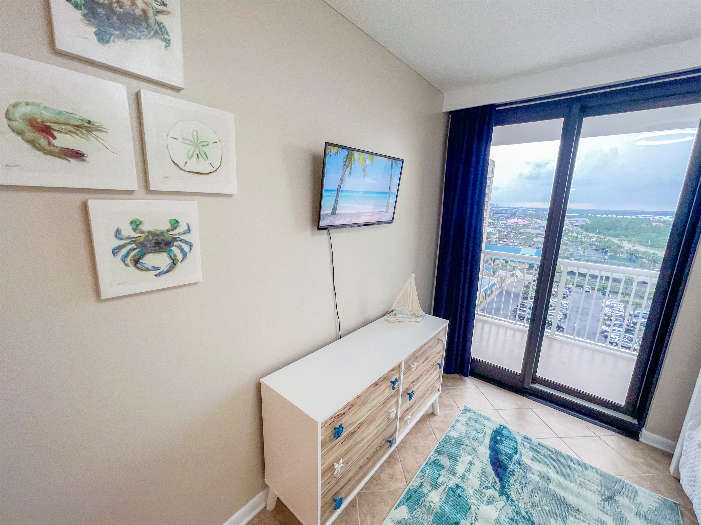 Q/Q Bunk room view of Island