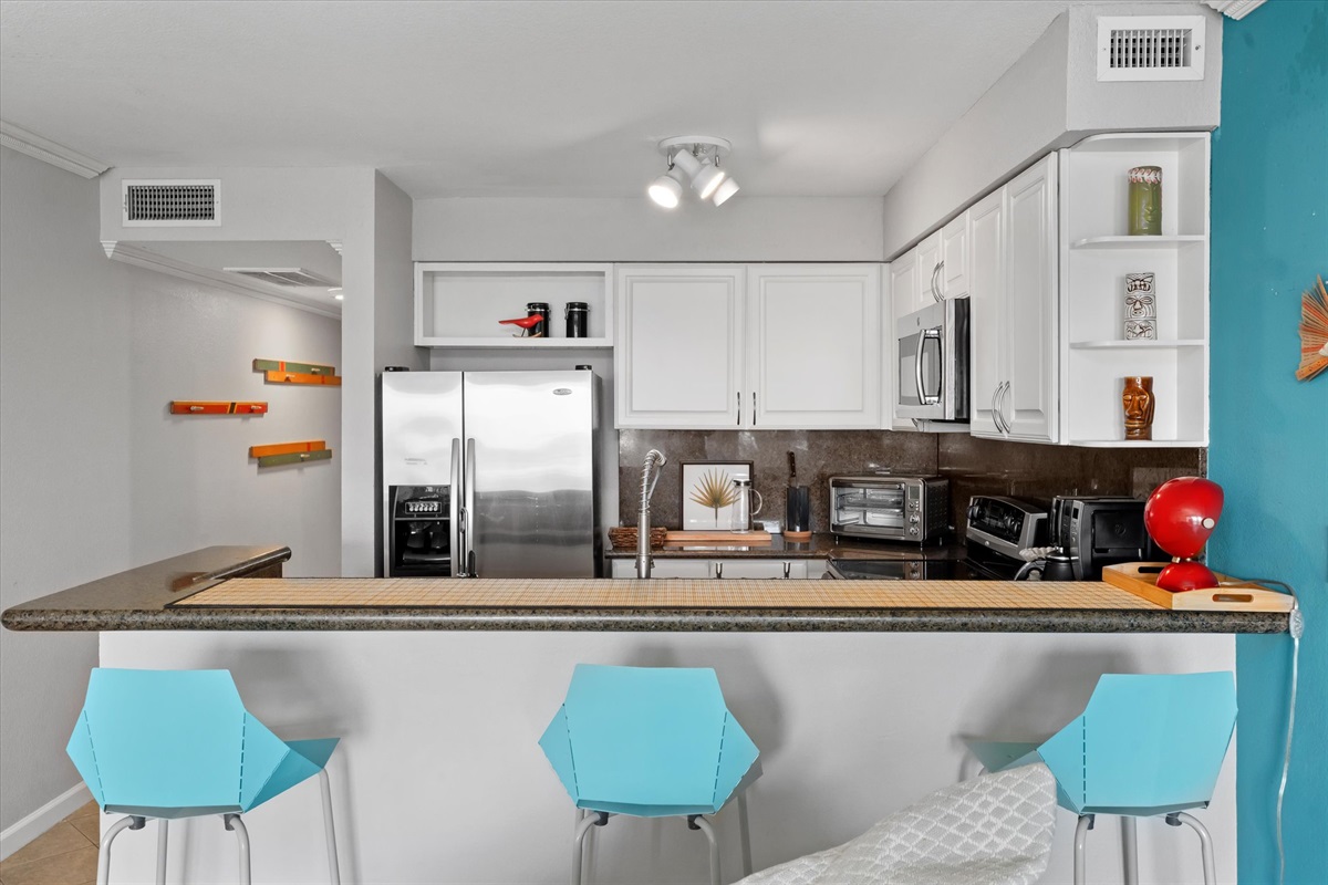 6a8d7bc082204476adb1a0cea699abd0 Large | Beachhouse | Texas | TX | Vacation Homes | Galveston | Crystal Beach | Kokomo | Breezy Days | Beachfront Elegance | Sunrise Serenity | Southern Sands Property Management, LLC
