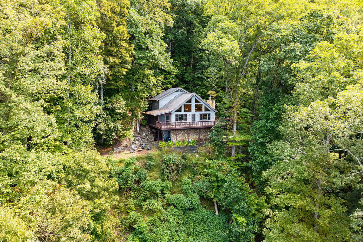 Enjoy complete privacy surrounded by nature!
