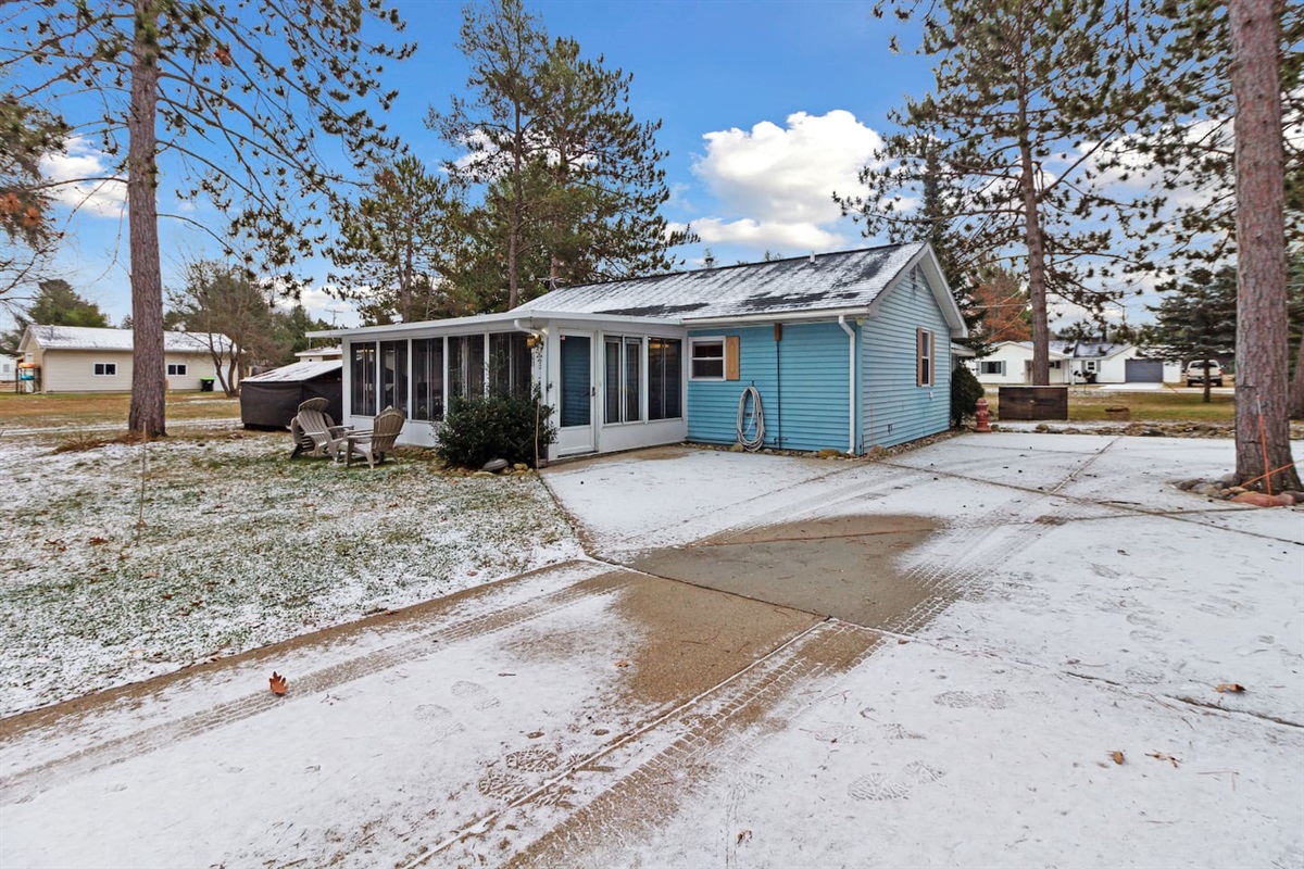 Bring your trailers, easy parking and home access!