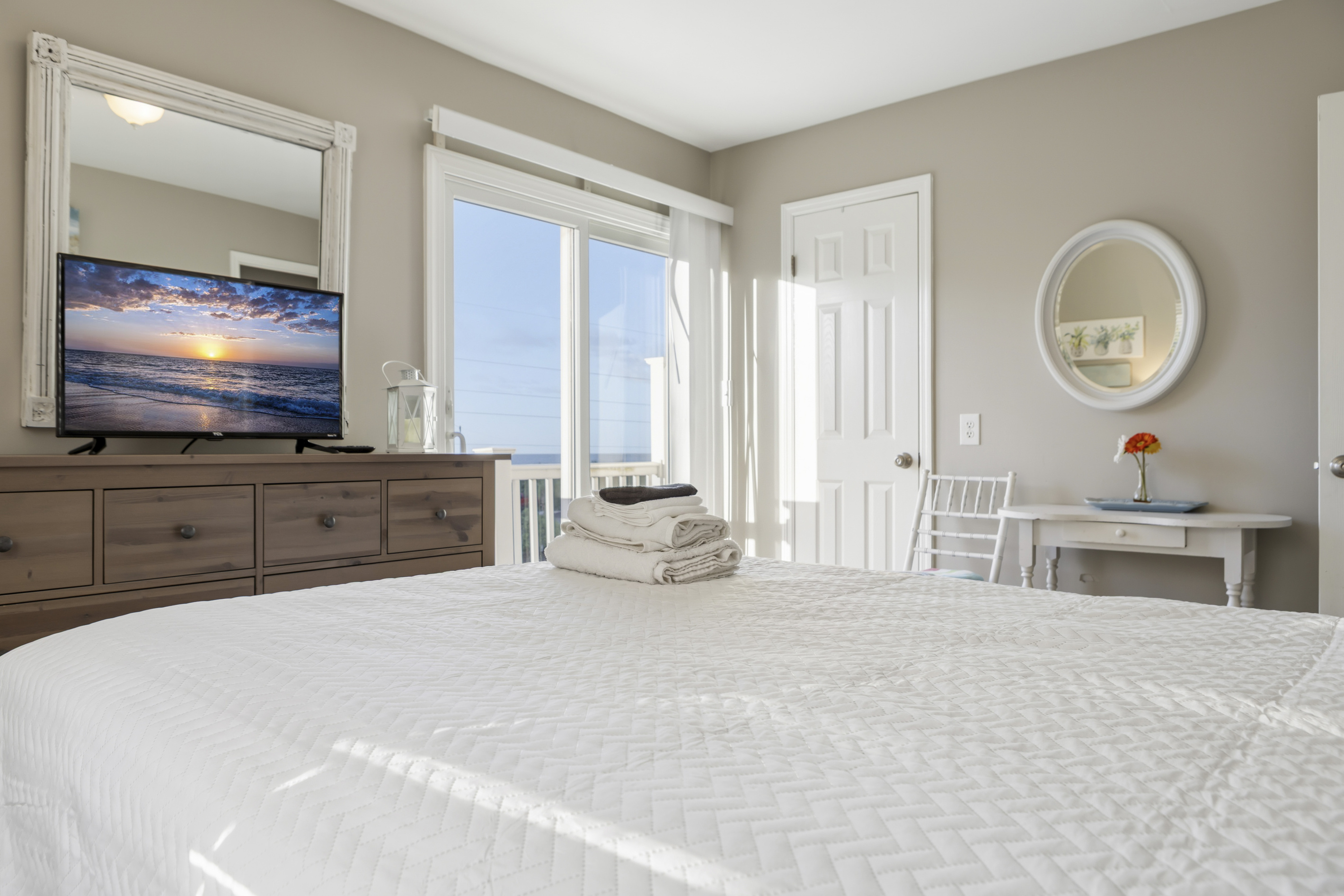 Bed & bath linens provided