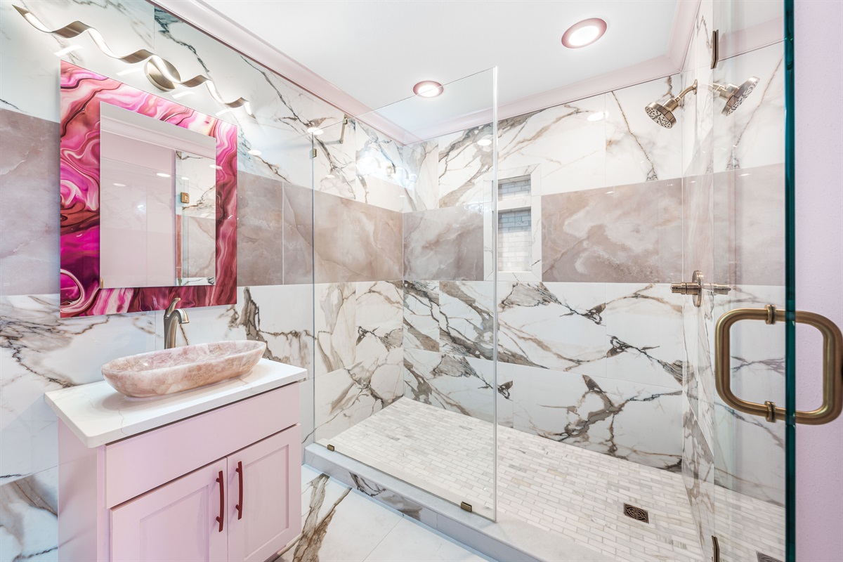 Beachfront King Suite Bath | First Floor