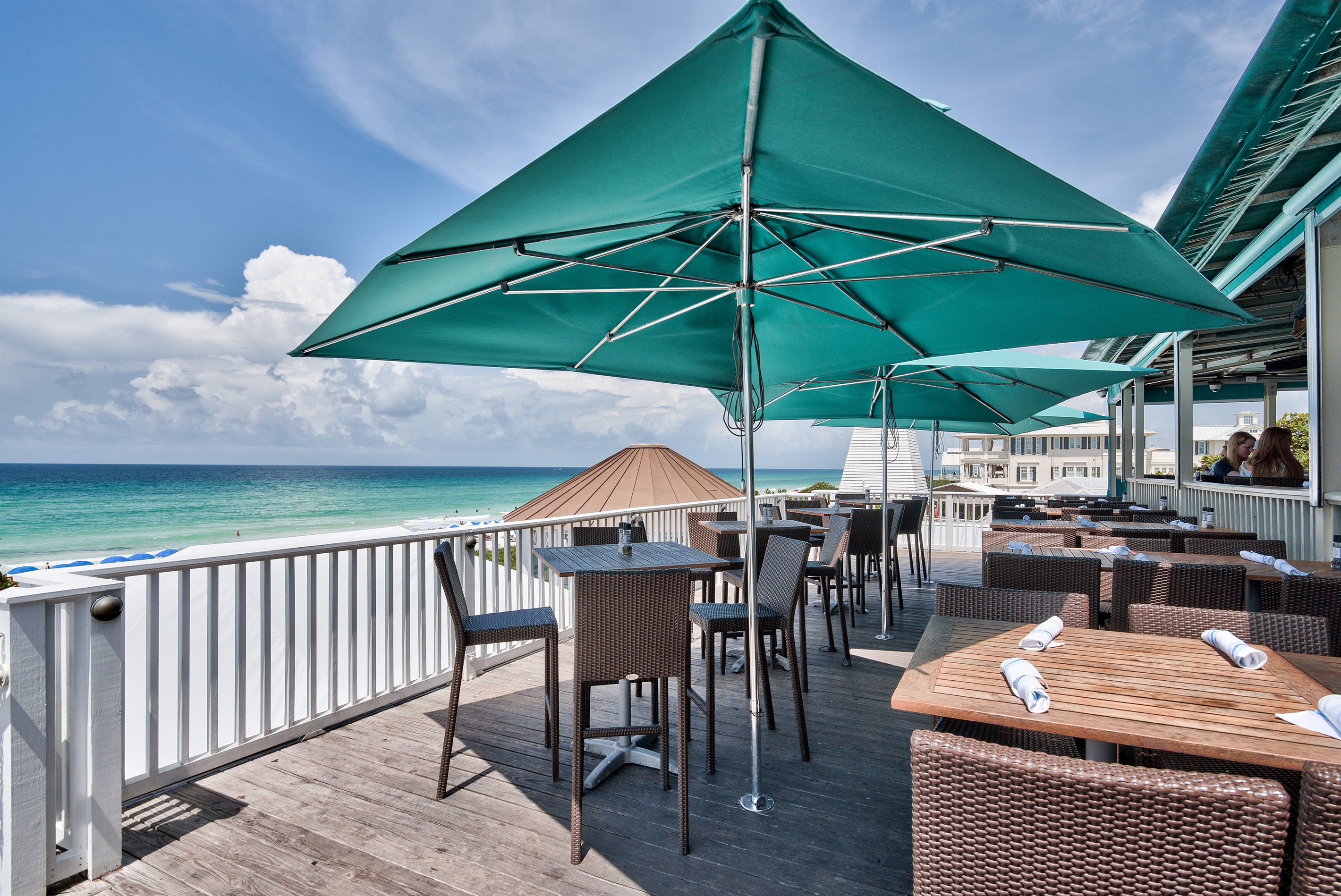 Seaside is just a short bike ride away! Enjoy the green space, shops, restaurants, and food trucks!! Bud + Alley's Rooftop is perfect for a beautiful view!