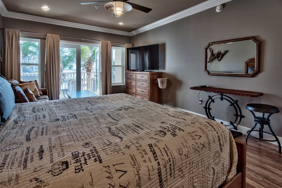 Master king bedroom