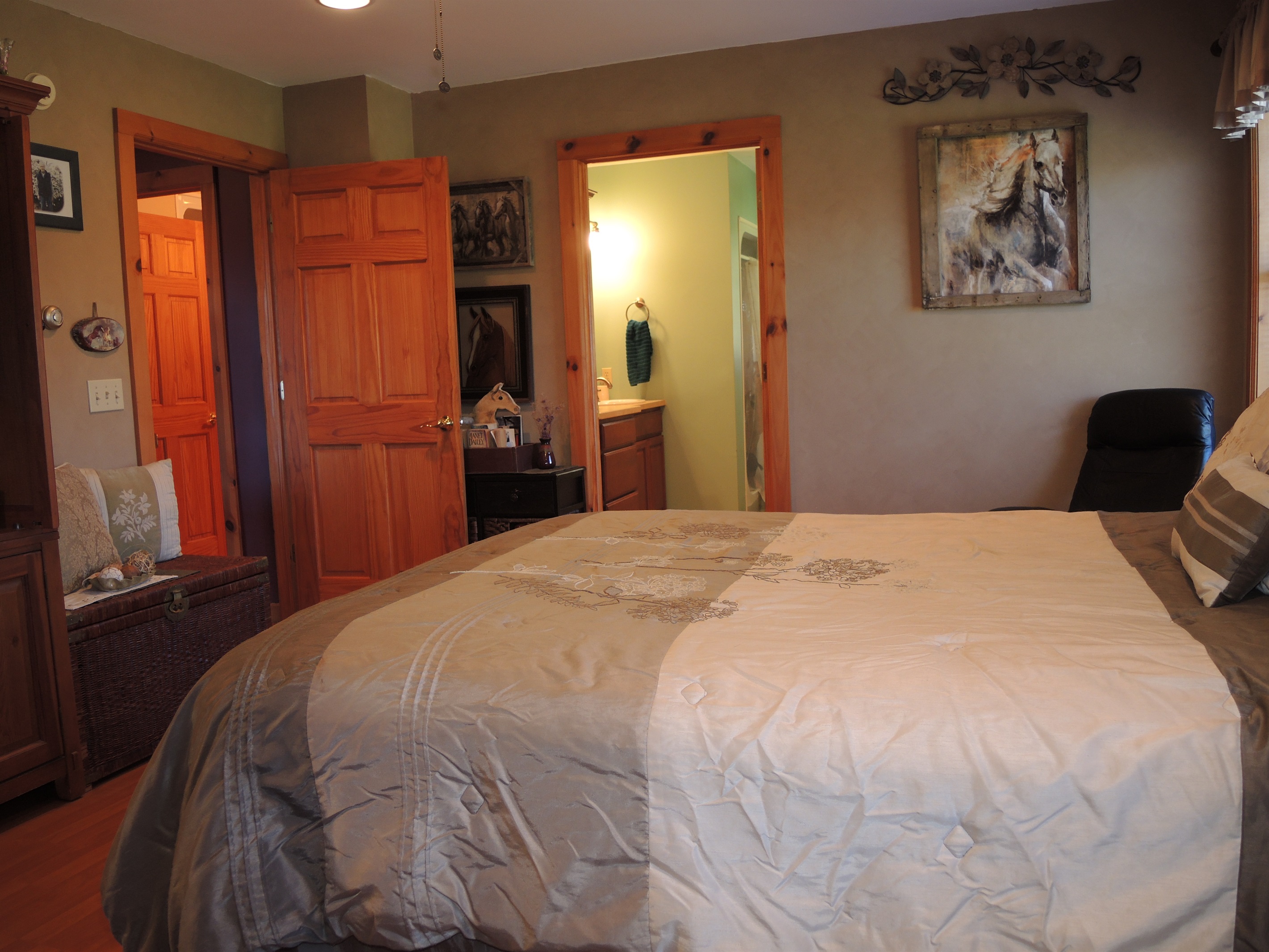Queen master bedroom