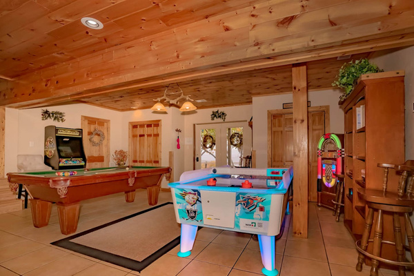 Commercial grade air hockey, pool table and multigame arcade, Tanasi Lodge