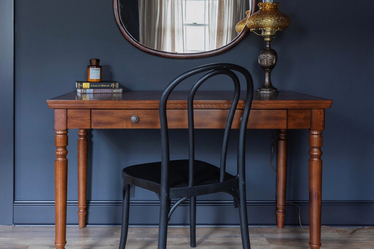 Desk Workspace in Den