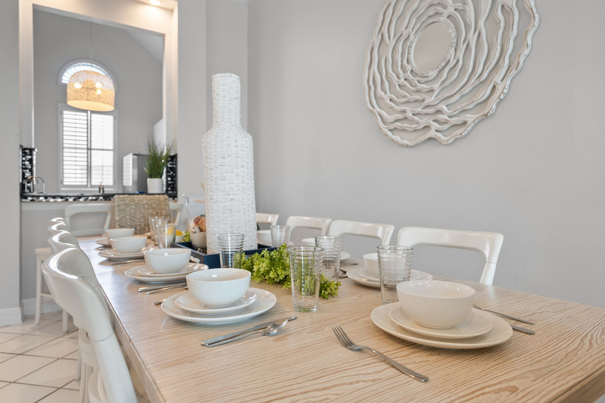 An elegant dining set up to enjoy meals together. 
