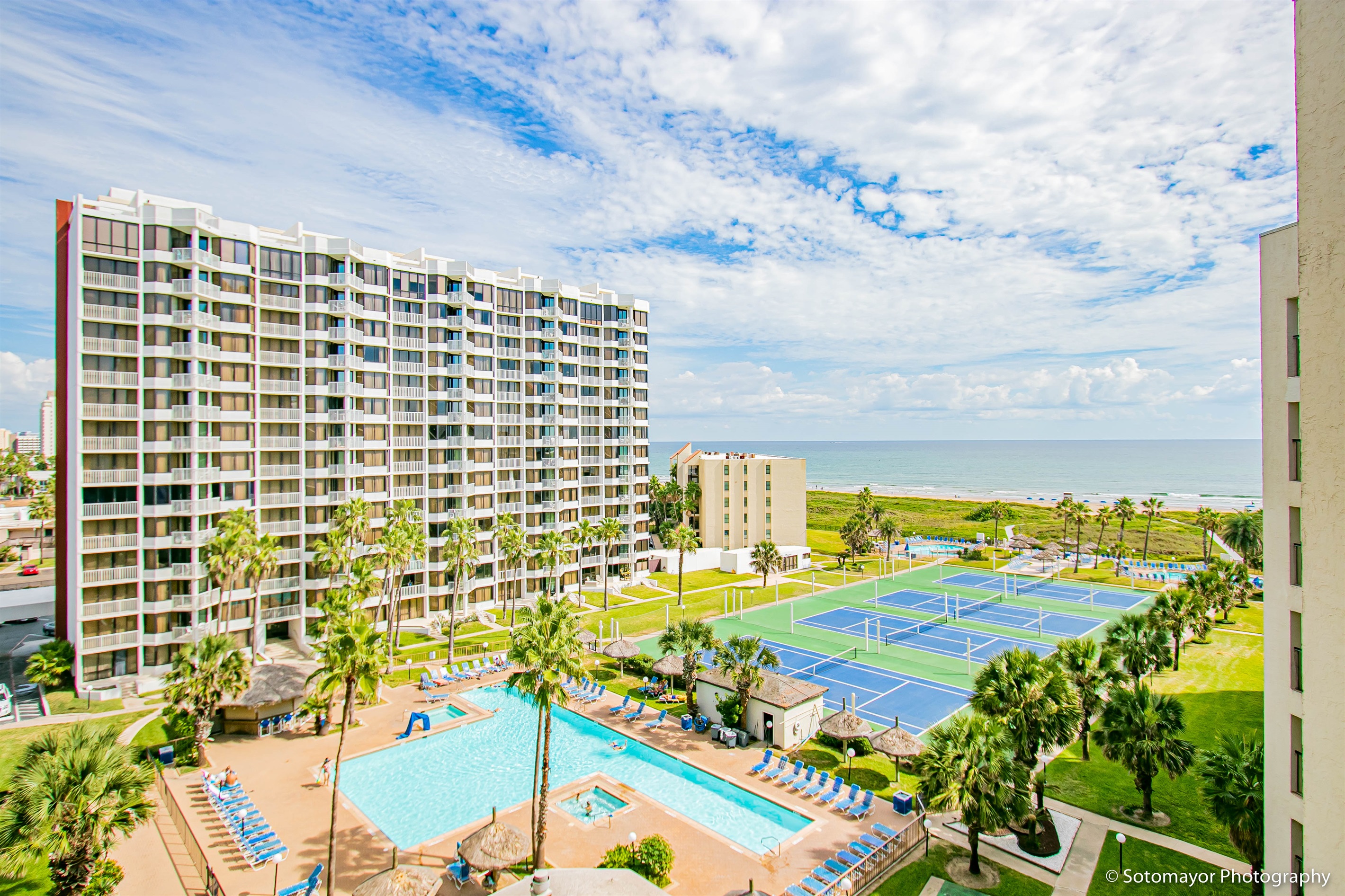Saida 2BD/2BA 8th Floor with Ocean Views & Space X Front Row