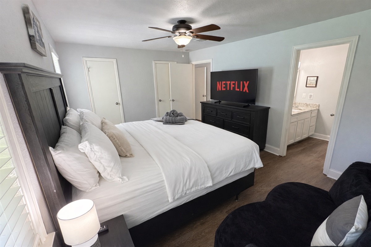 Modern Master Bedroom | King Bed + Sleeper Sofa + Private Bath