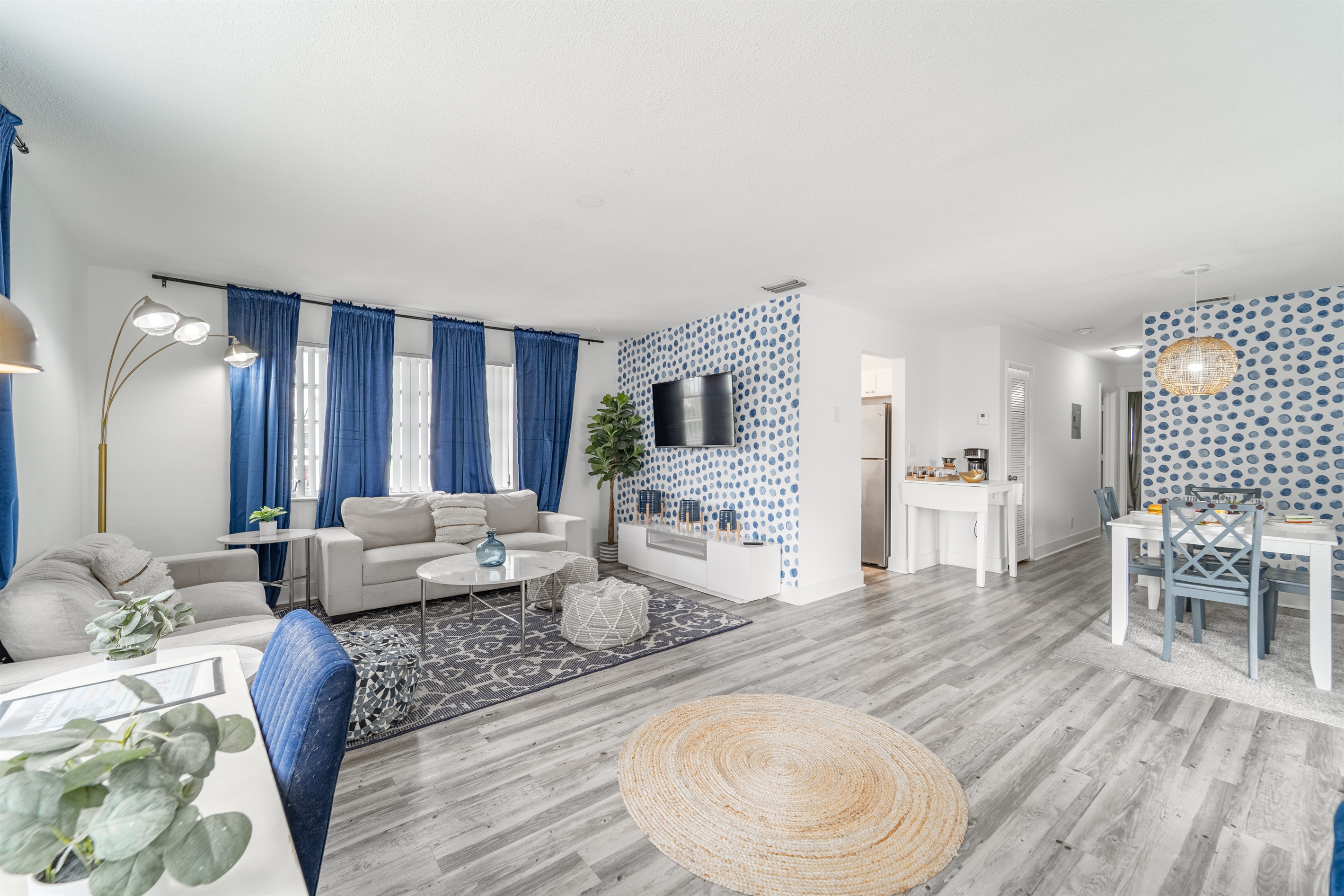 2 BD Condo - Sleeps 4 - Palm Wave Stays 2