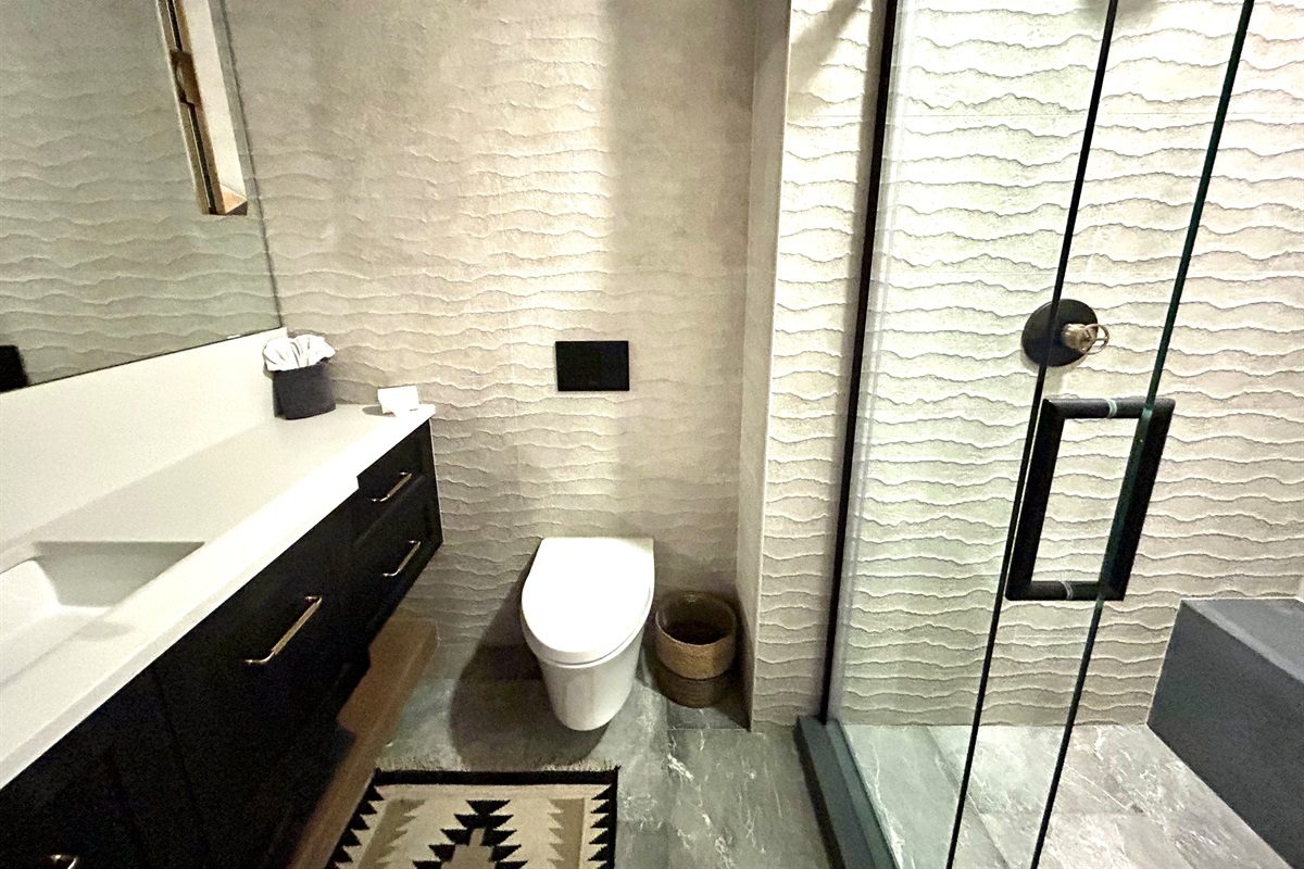 Ensuite Bathrooom from Cali/Twin Bunk