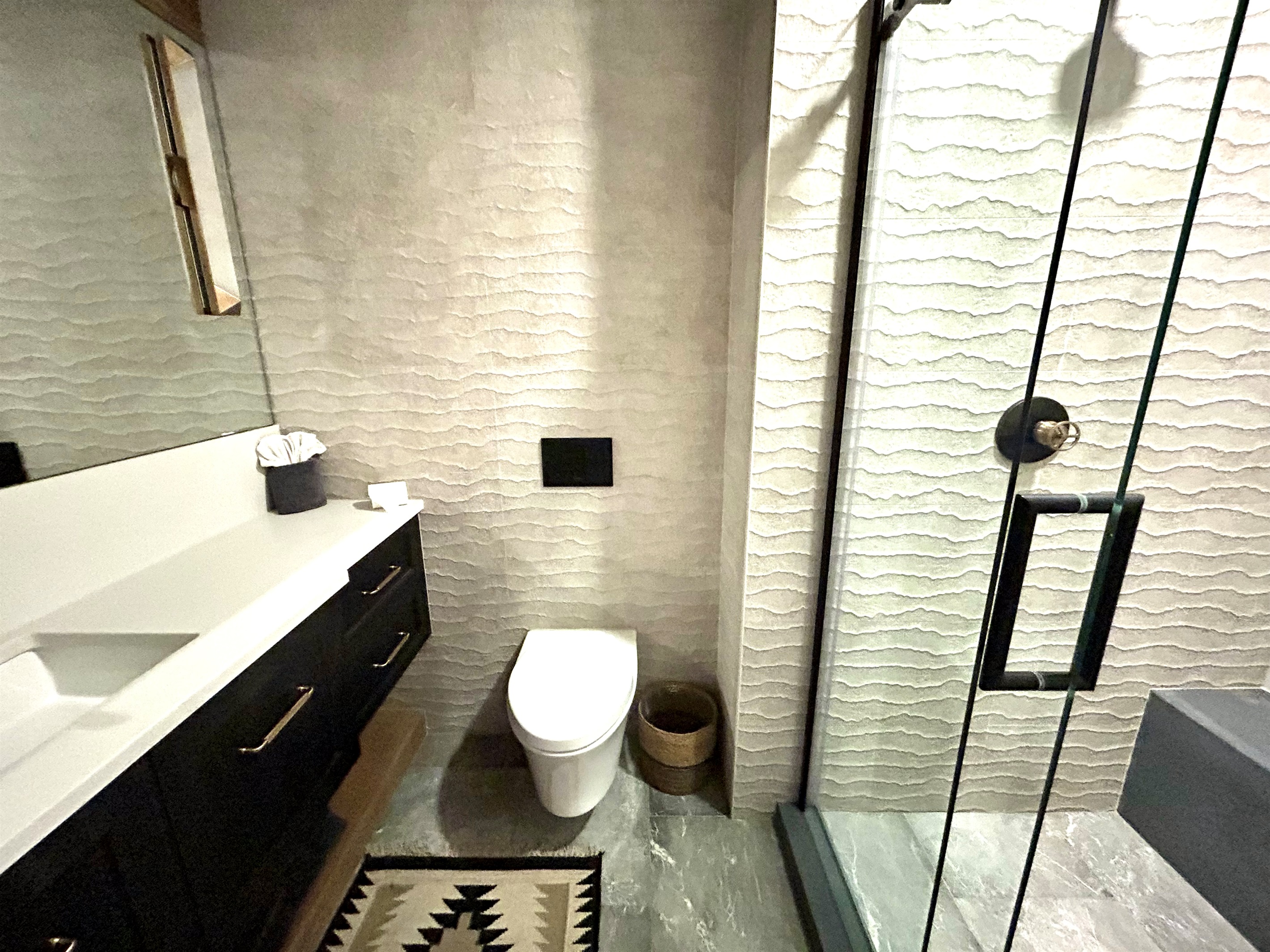 Ensuite Bathrooom from Cali/Twin Bunk