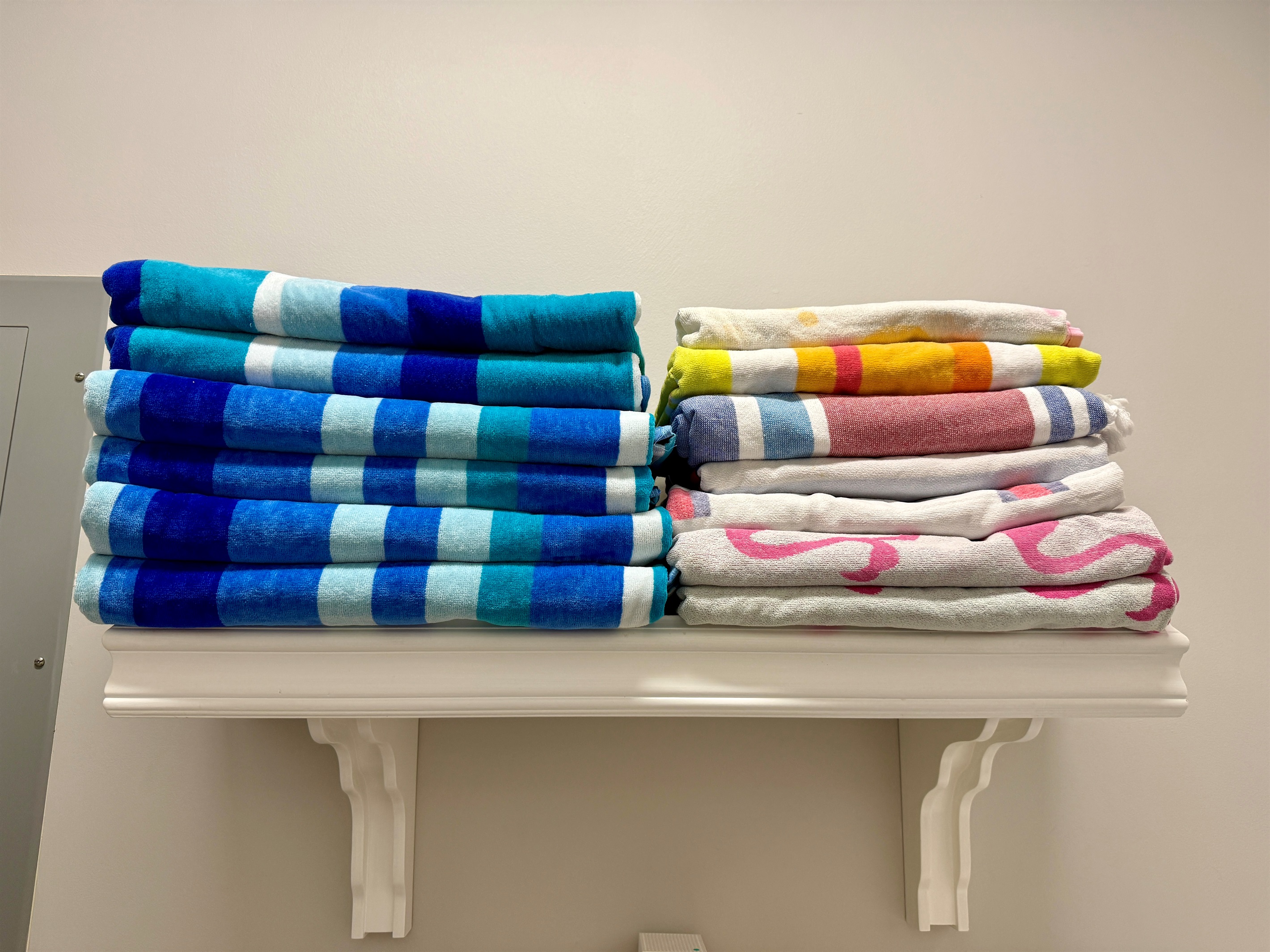 Enjoy easy beach days with plenty of beach towels provided, including 6 newly refreshed towels (3/2026)