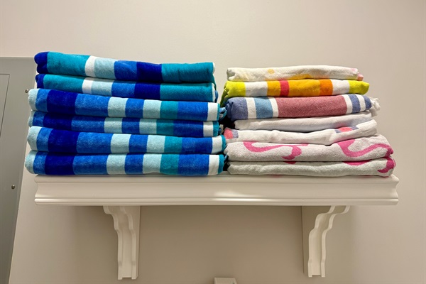 Enjoy easy beach days with plenty of beach towels provided, including 6 newly refreshed towels (3/2026)