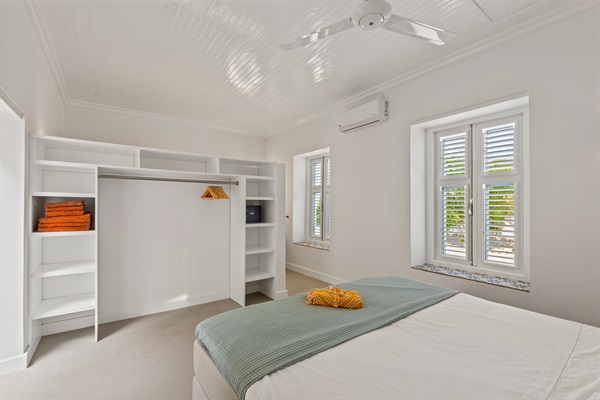 Heritage City Villa - Bedroom 1 | Ensuite bathroom