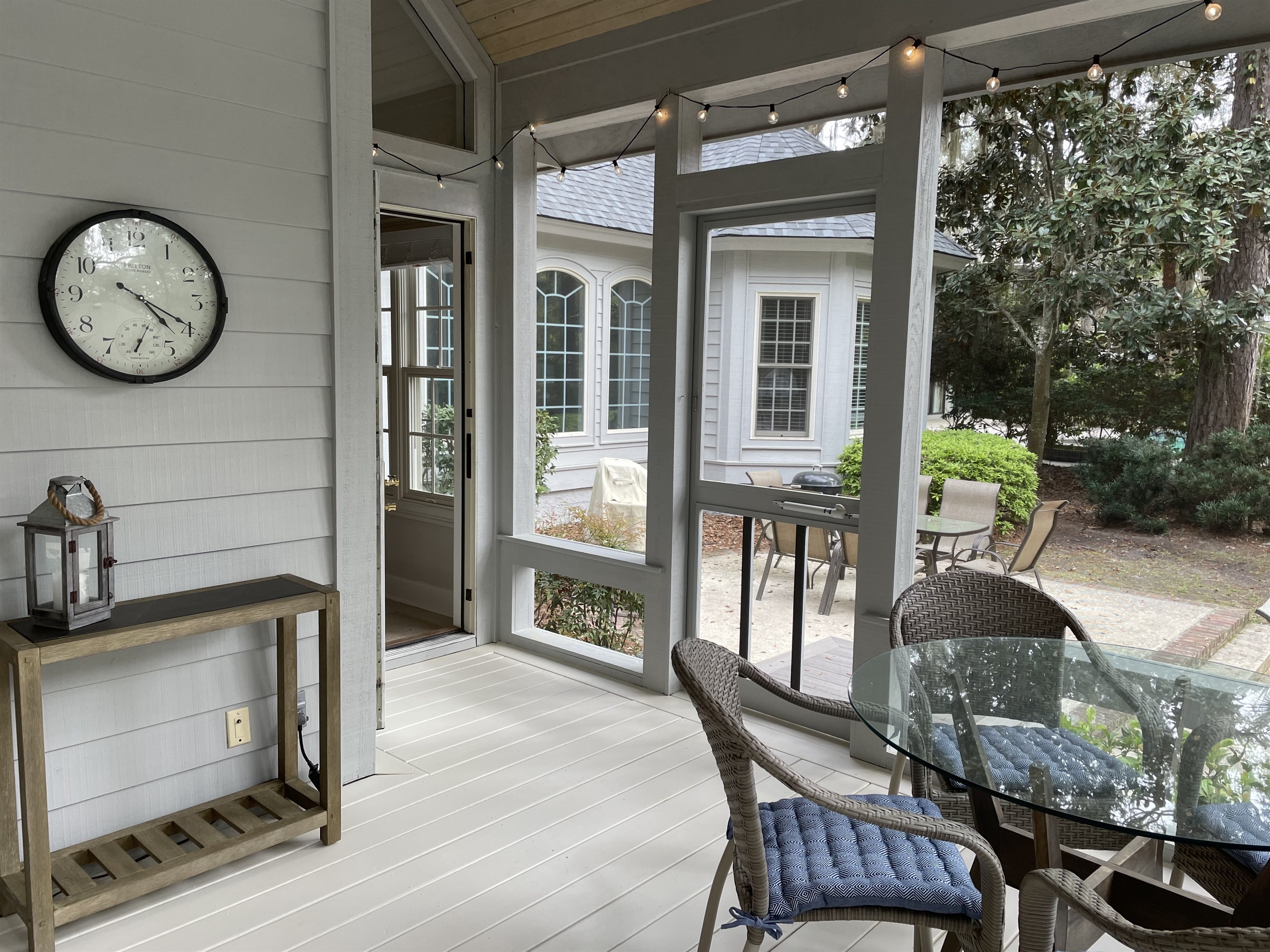Screen door to patio and pool