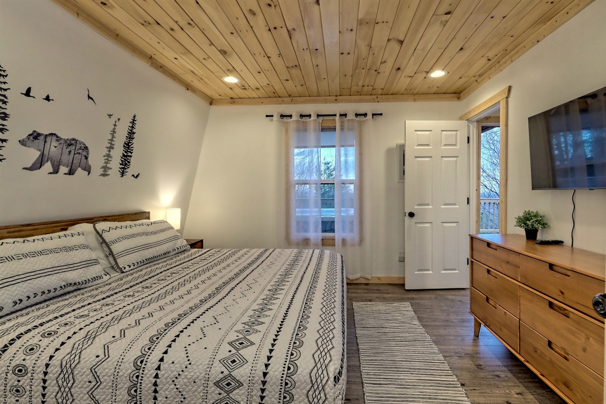 1st floor king size bed