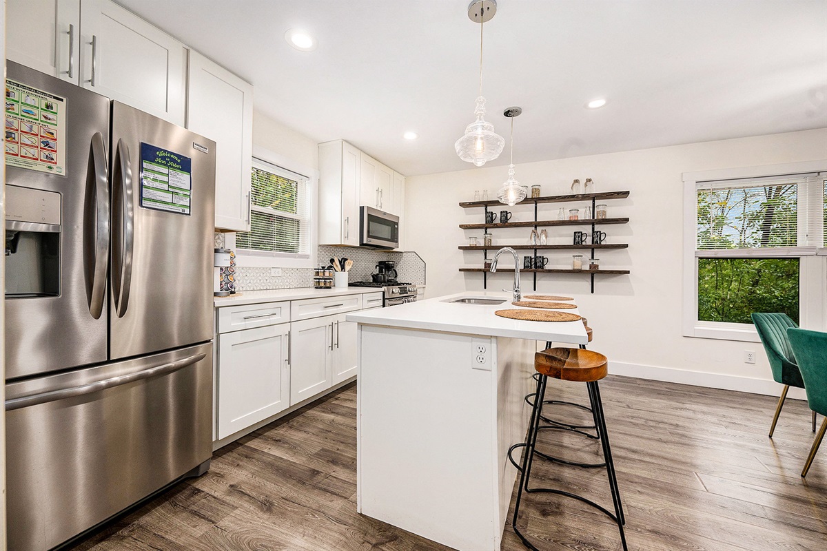 Lots of space for cooking, Free coffee