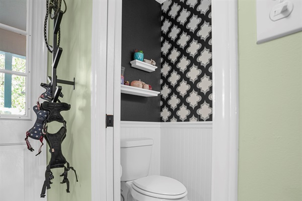 Entry, Pocket Half Bath