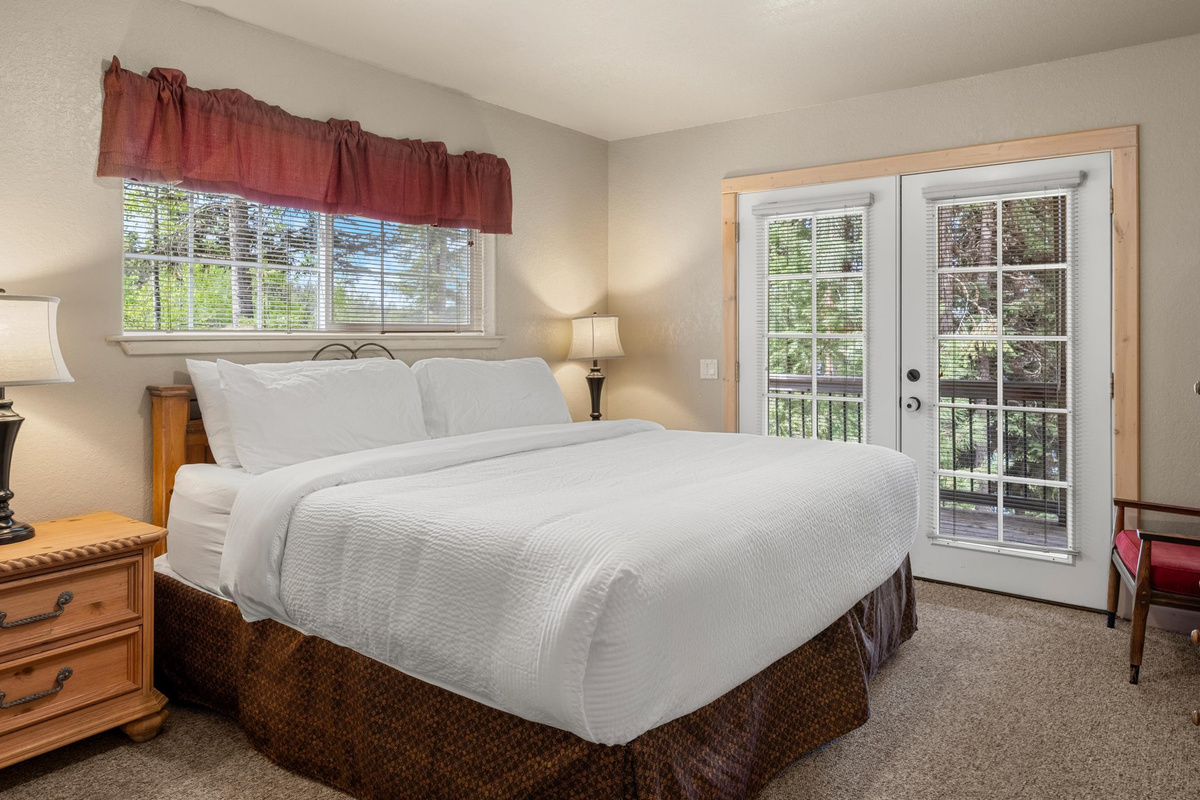Hawks Nest Primary Bedroom
