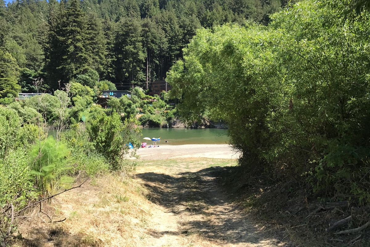 Entrance to quiet river spot