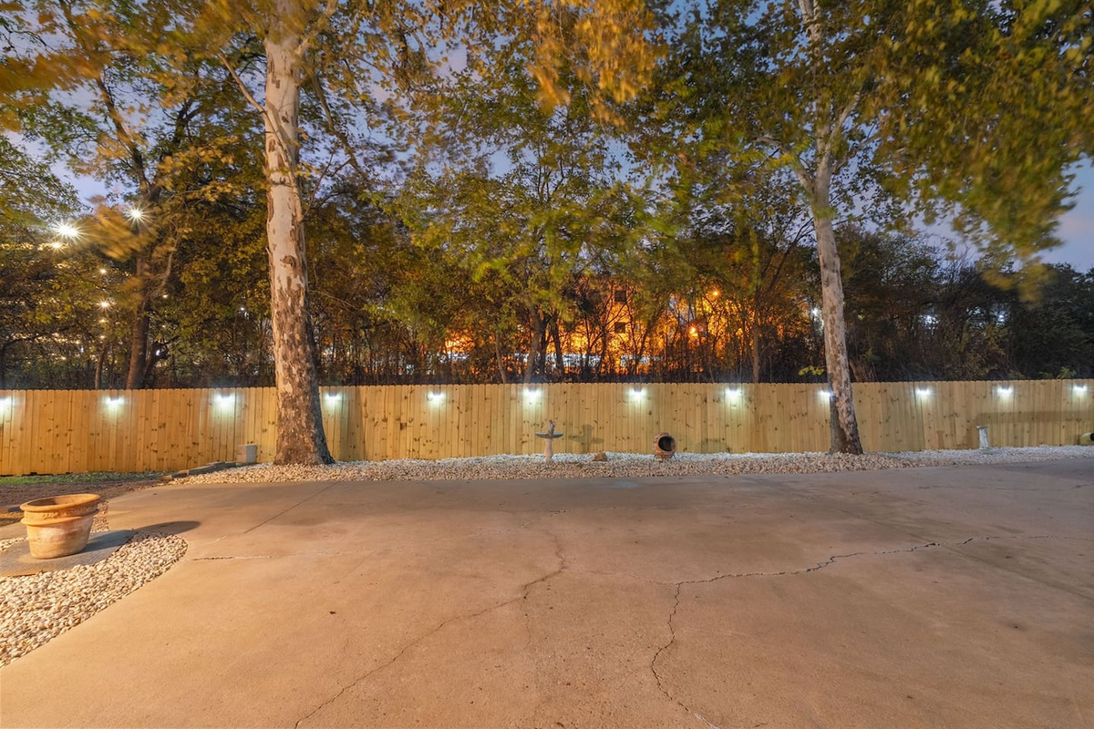 Solar Fence Lights That Shine All Night Long