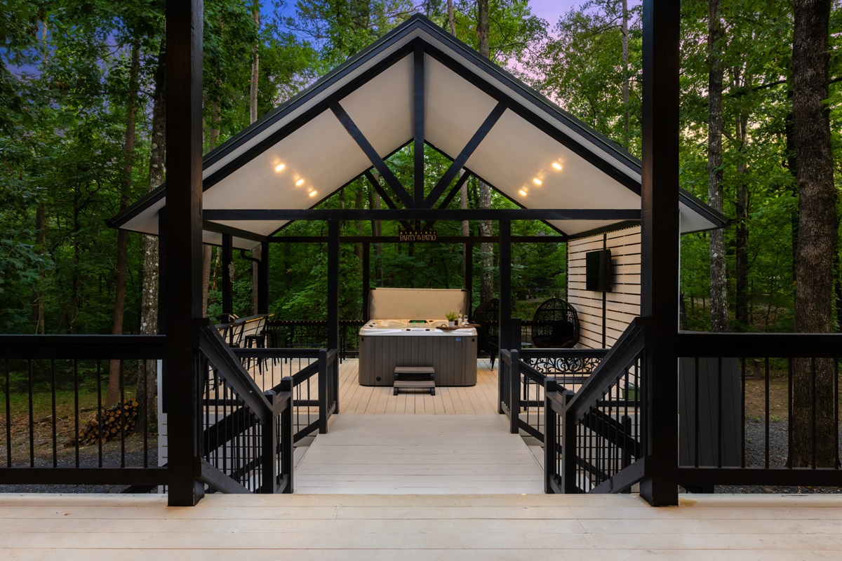 Private covered hot tub pavilion tucked into the pines 🛁🌲