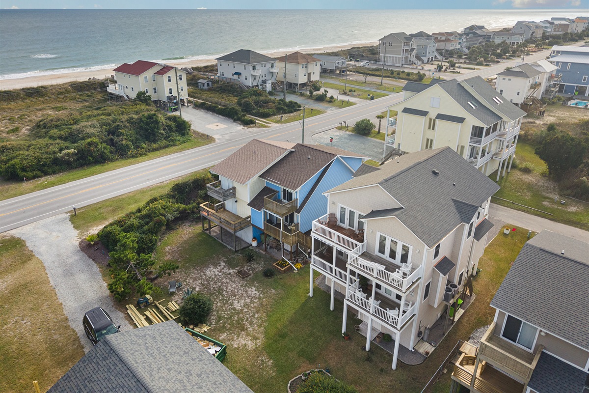 Peaceful neighborhood setting at North Topsail Beach