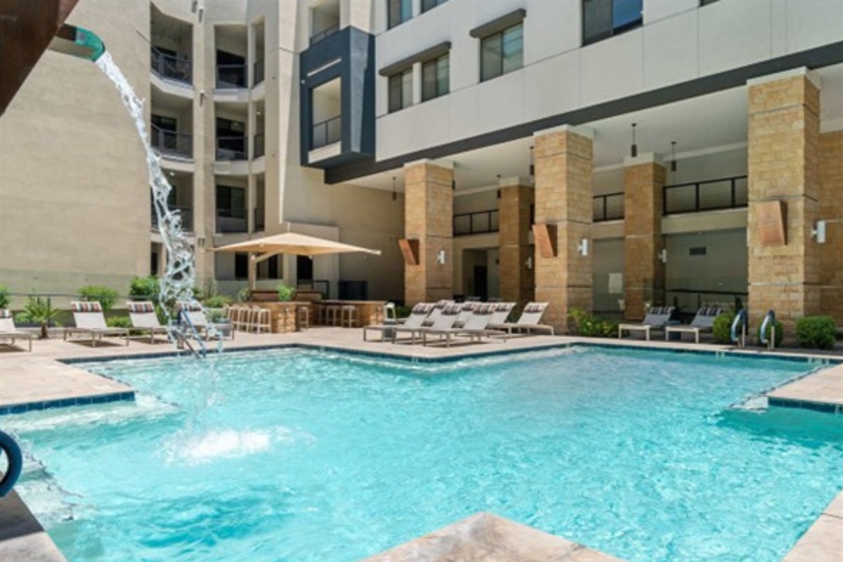 Poolside perfection.
