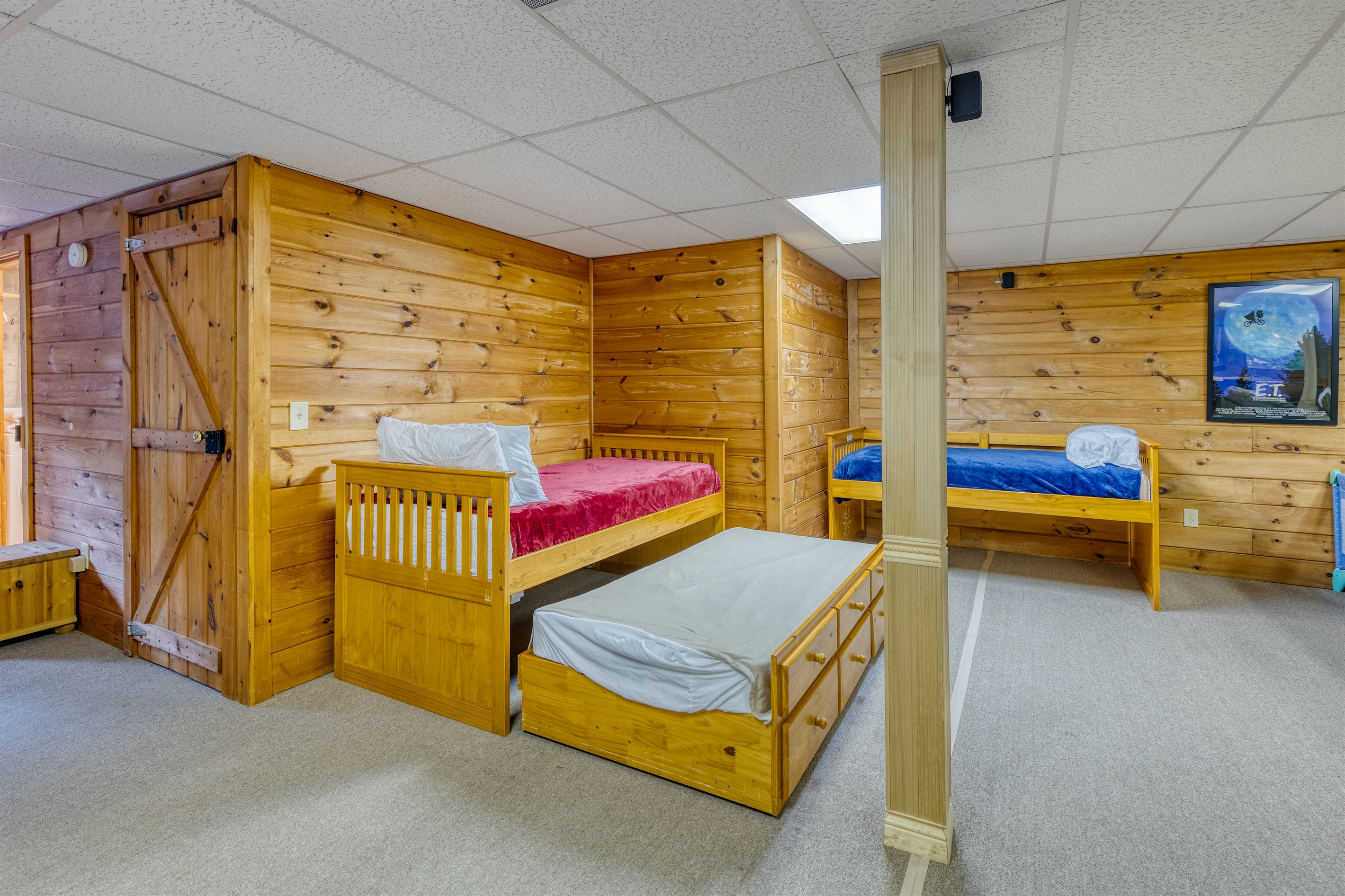 2 Twin Beds & Trundle (Downstairs)