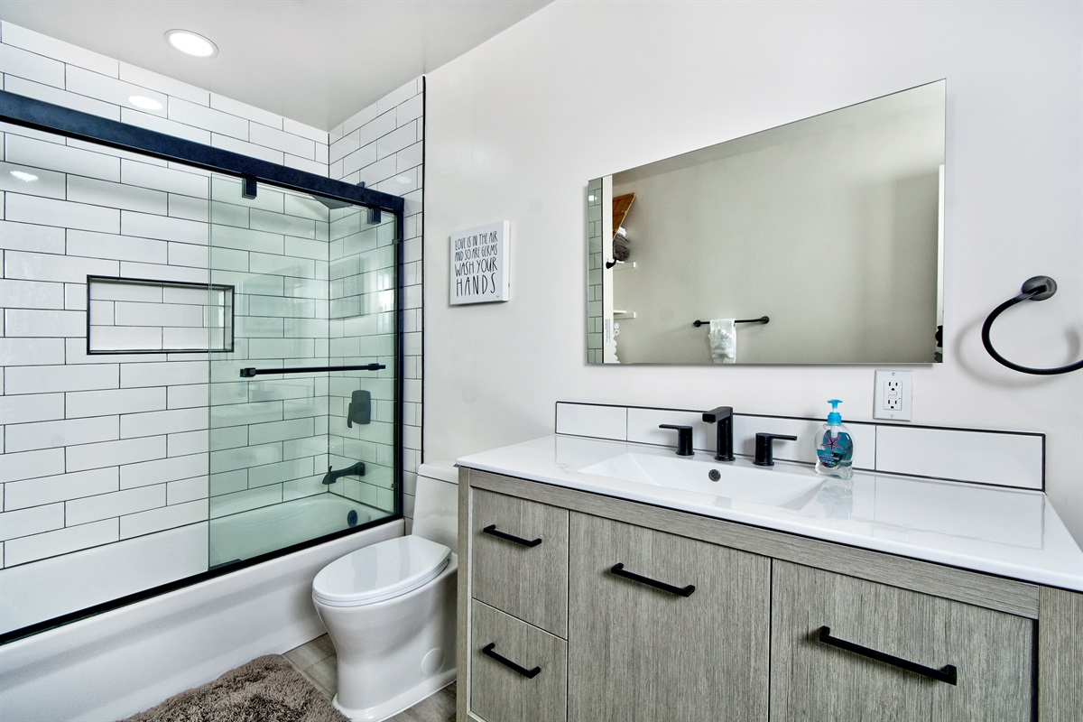 14-1362-shortridge-unit-a-bathroom-glass-shower-and-fixtures
