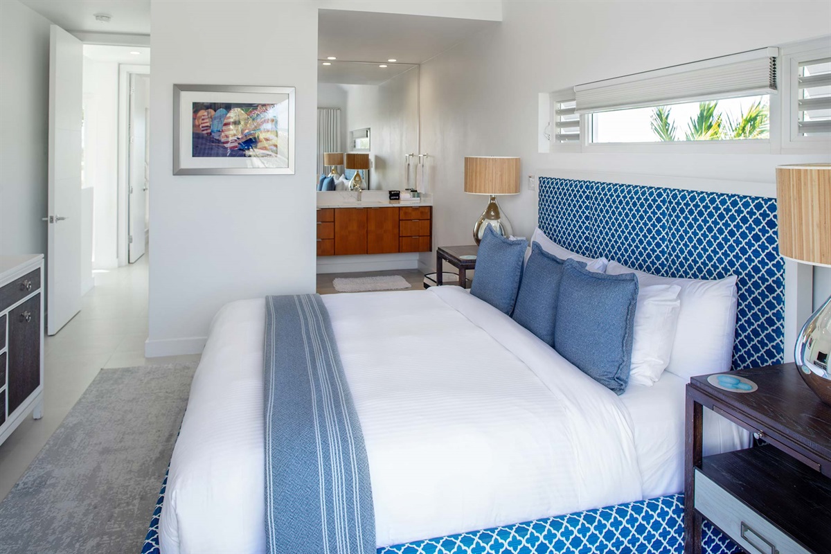Oceanside 2nd Floor King Bedroom ENSUITE
