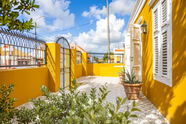 Heritage City Villa – Front terrace