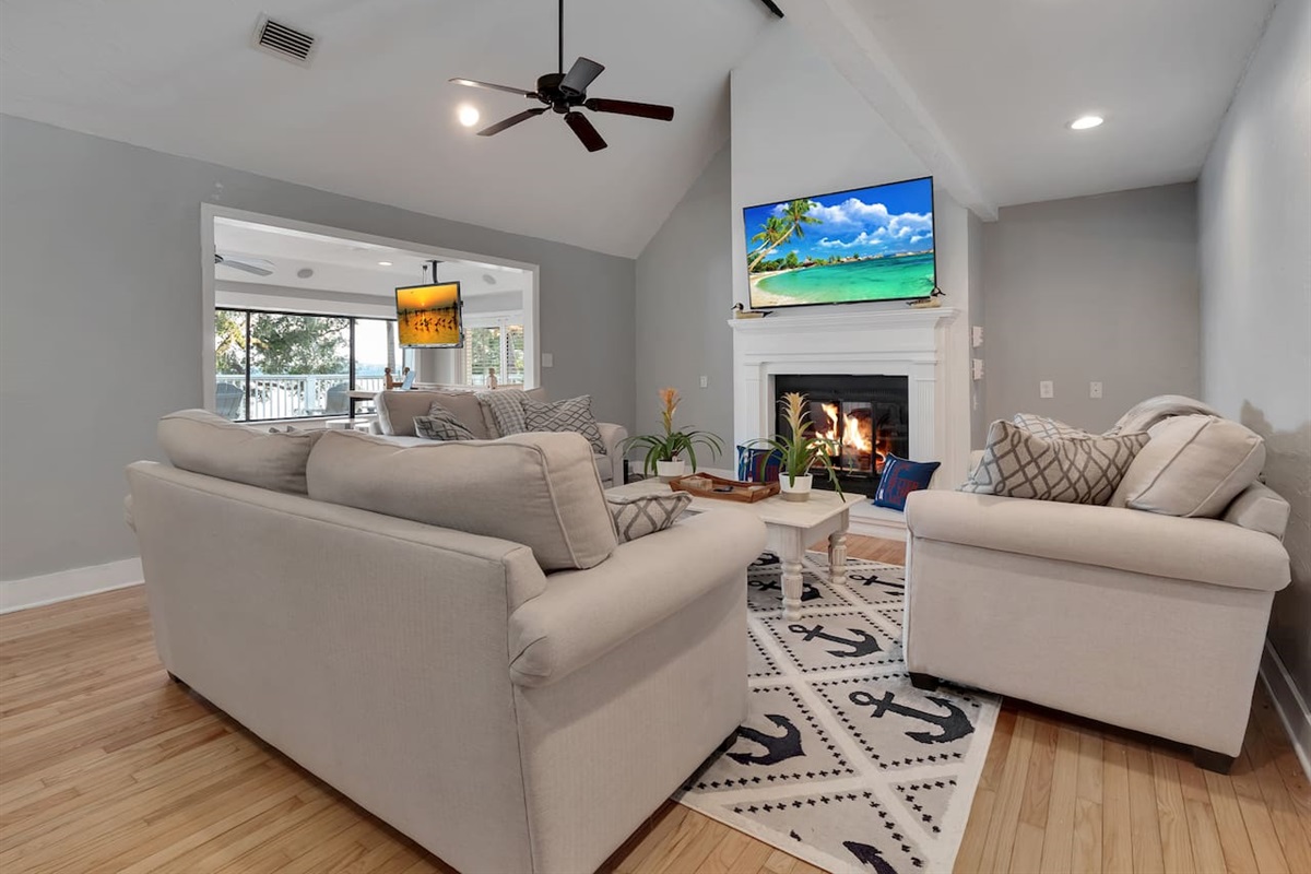 4k tv, gas fireplace, sleeper sofa