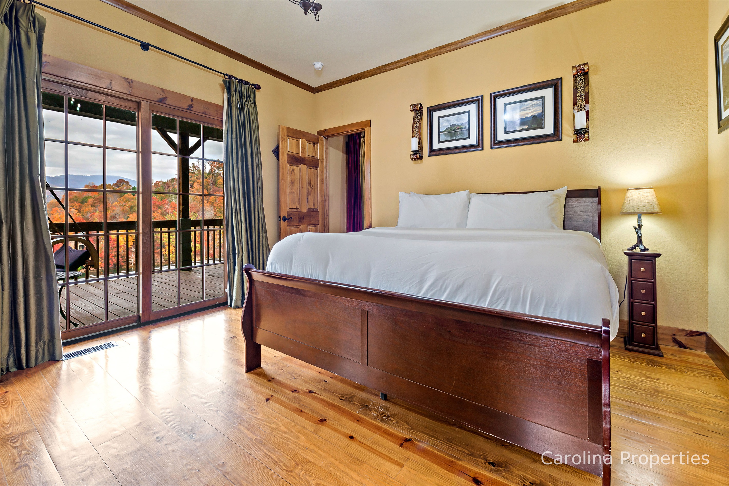 King bed in the main level master