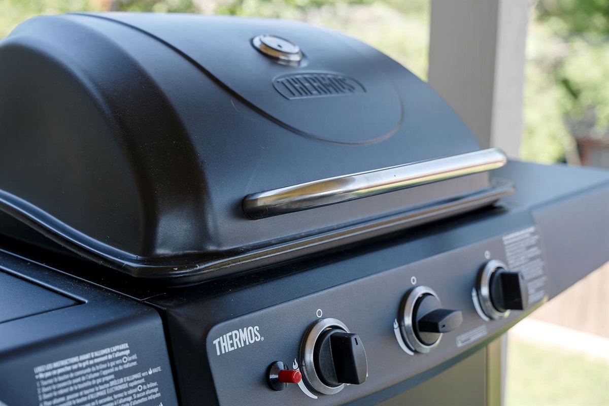 Embrace outdoor cooking with this sleek, modern barbecue grill.