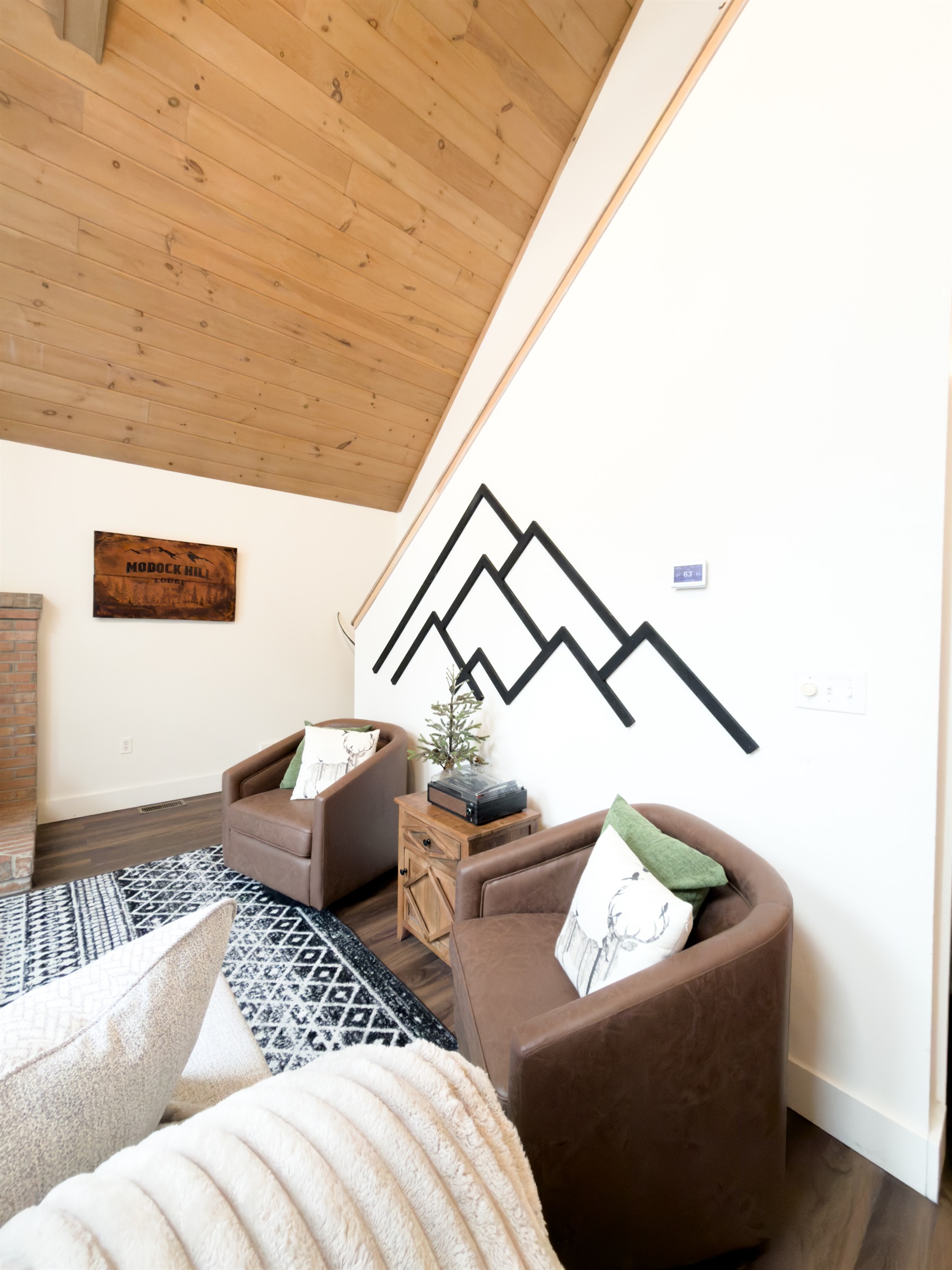 Fresh updates and comfy views.