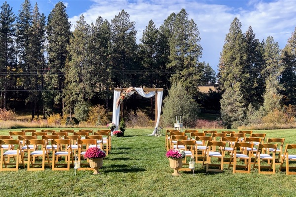 Micro-weddings and events are spectacular at Stillwater River Lodge!