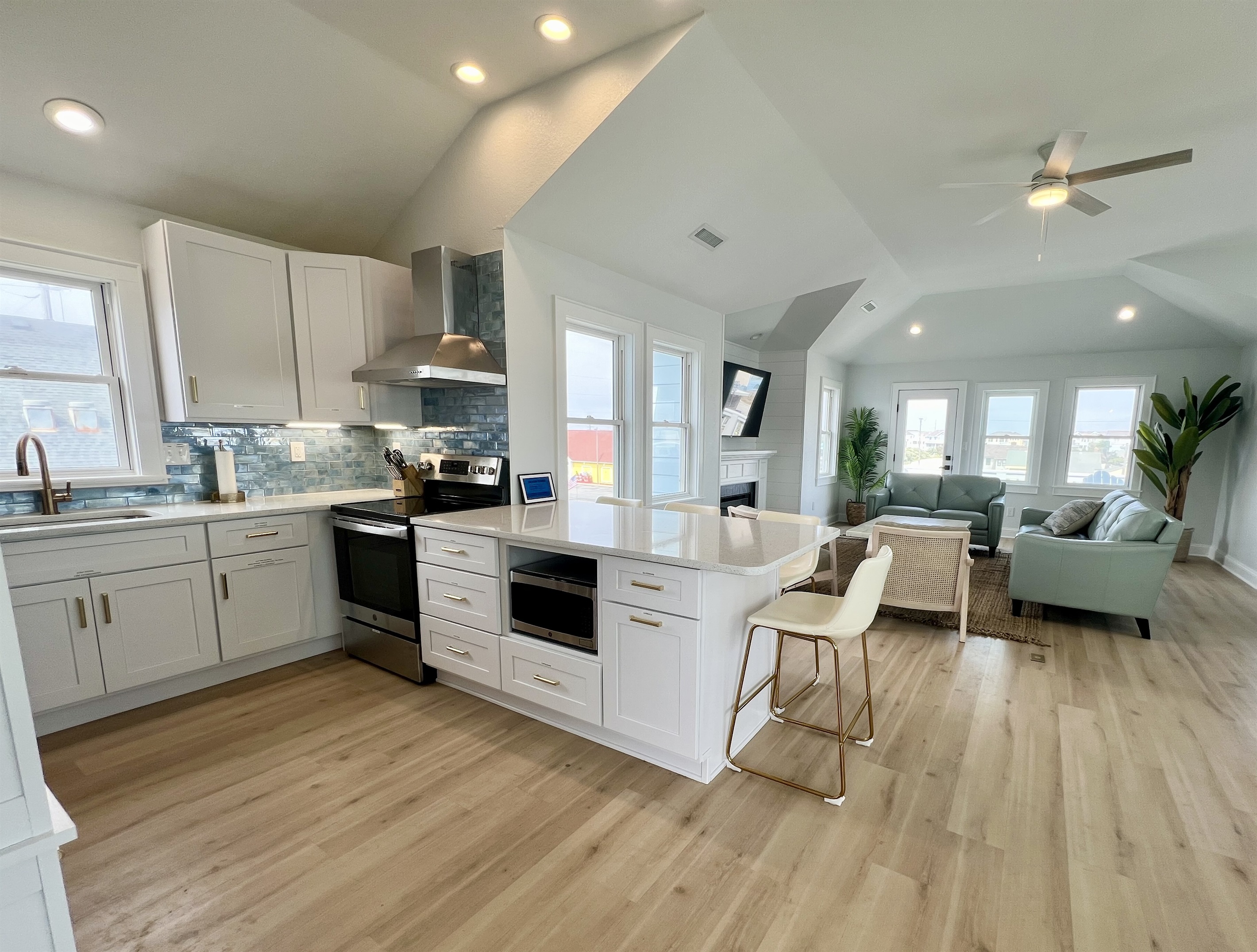 The kitchen is well-stocked and labeled so you can easily locate anything you'll need