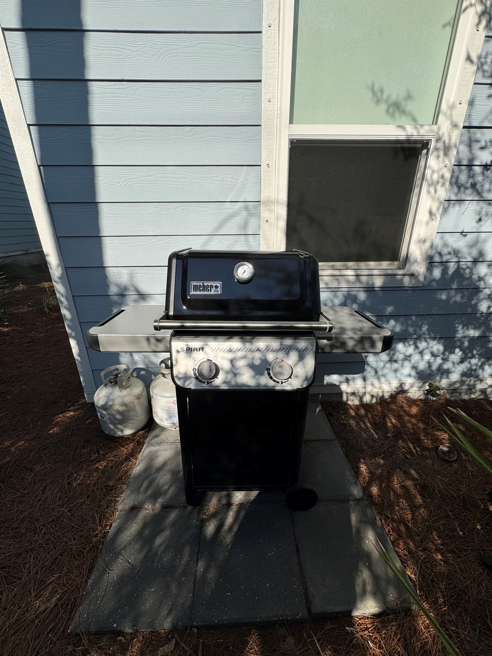 Weber propane grill for guest use