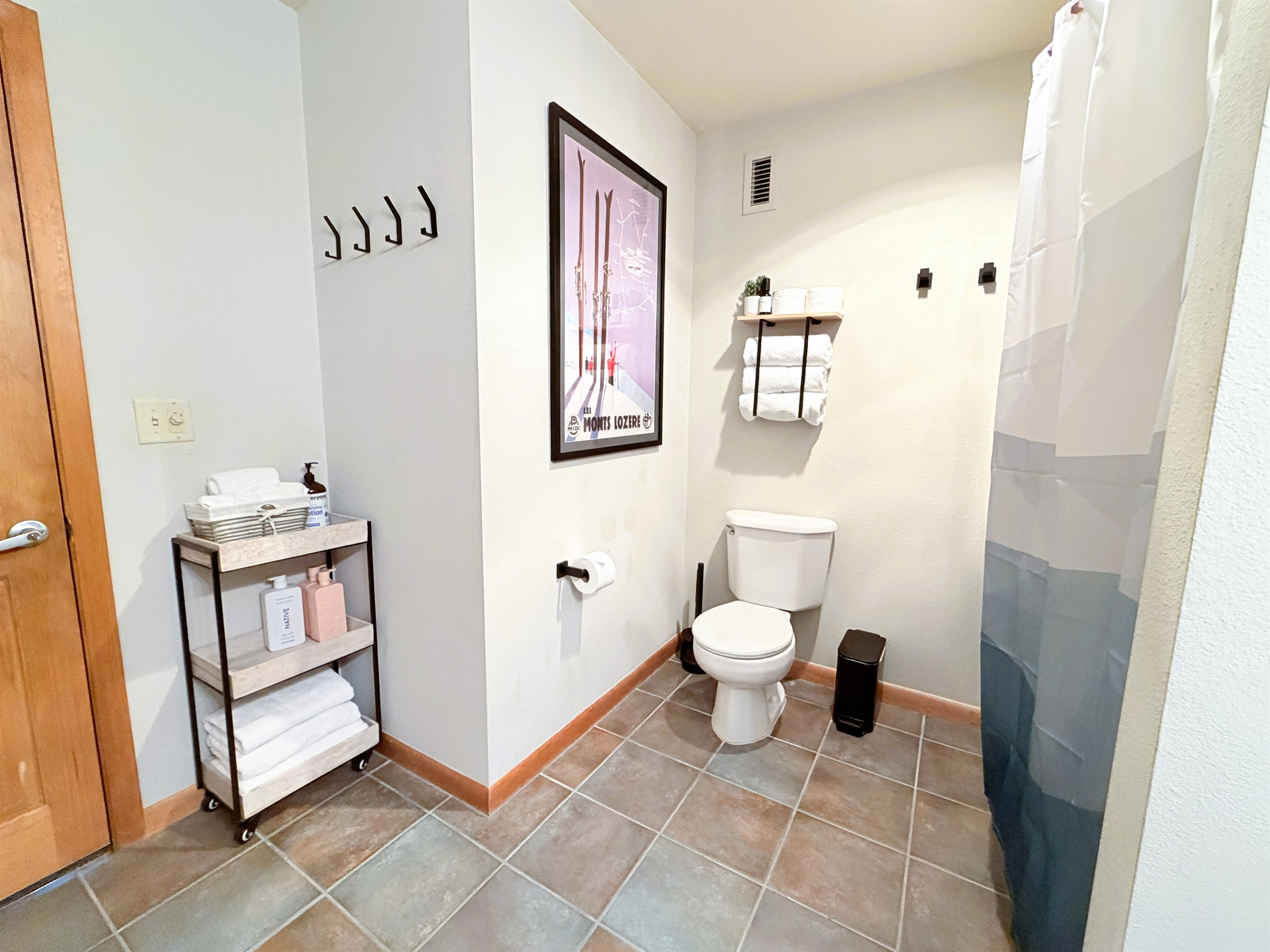 Shampoo, Soap, Hair dryer available