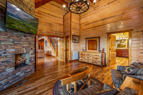Primary King Bedroom, Majestica Lodge