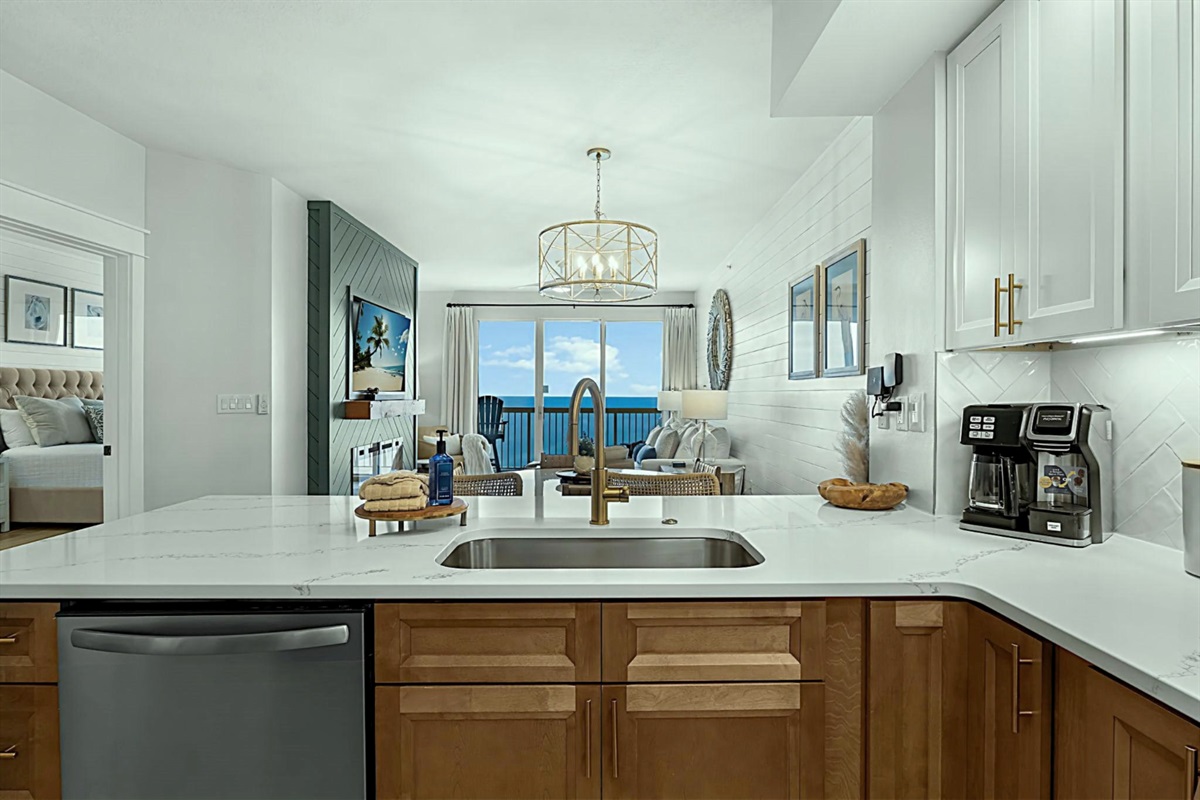 Coffee pot that will brew a pot or a keurig cup