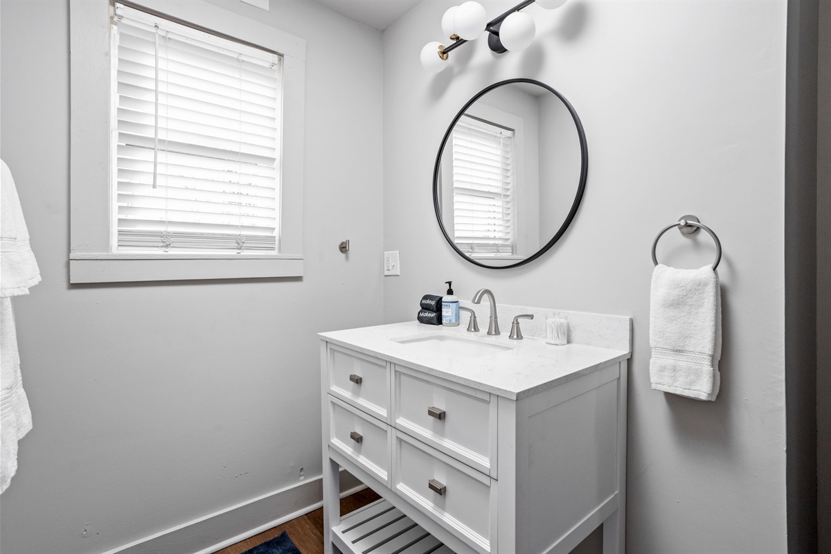 Prepare and unwind in the full bathroom.