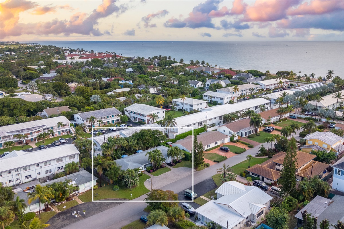 Sun, sand, and sea: Wake up and head straight for the waves&mdash;this is coastal living at its finest.