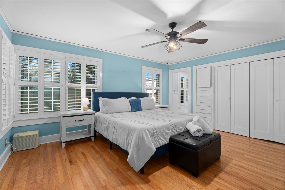 6bbbbf3cea444d54872cc4eca2ac5f3c Large | Beachhouse | Texas | TX | Vacation Homes | Galveston | Crystal Beach | Kokomo | Breezy Days | Beachfront Elegance | Sunrise Serenity | Southern Sands Property Management, LLC