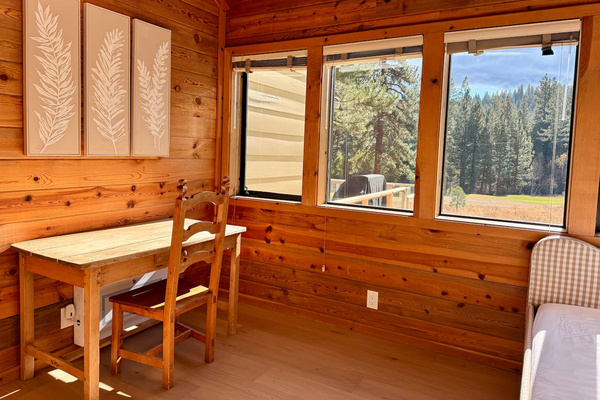 Tahoe Suite - Work Space