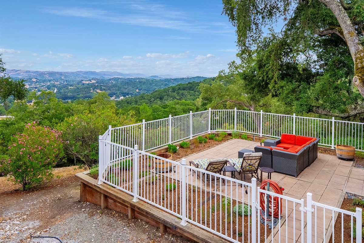 Mid-Century charm meets hilltop serenity