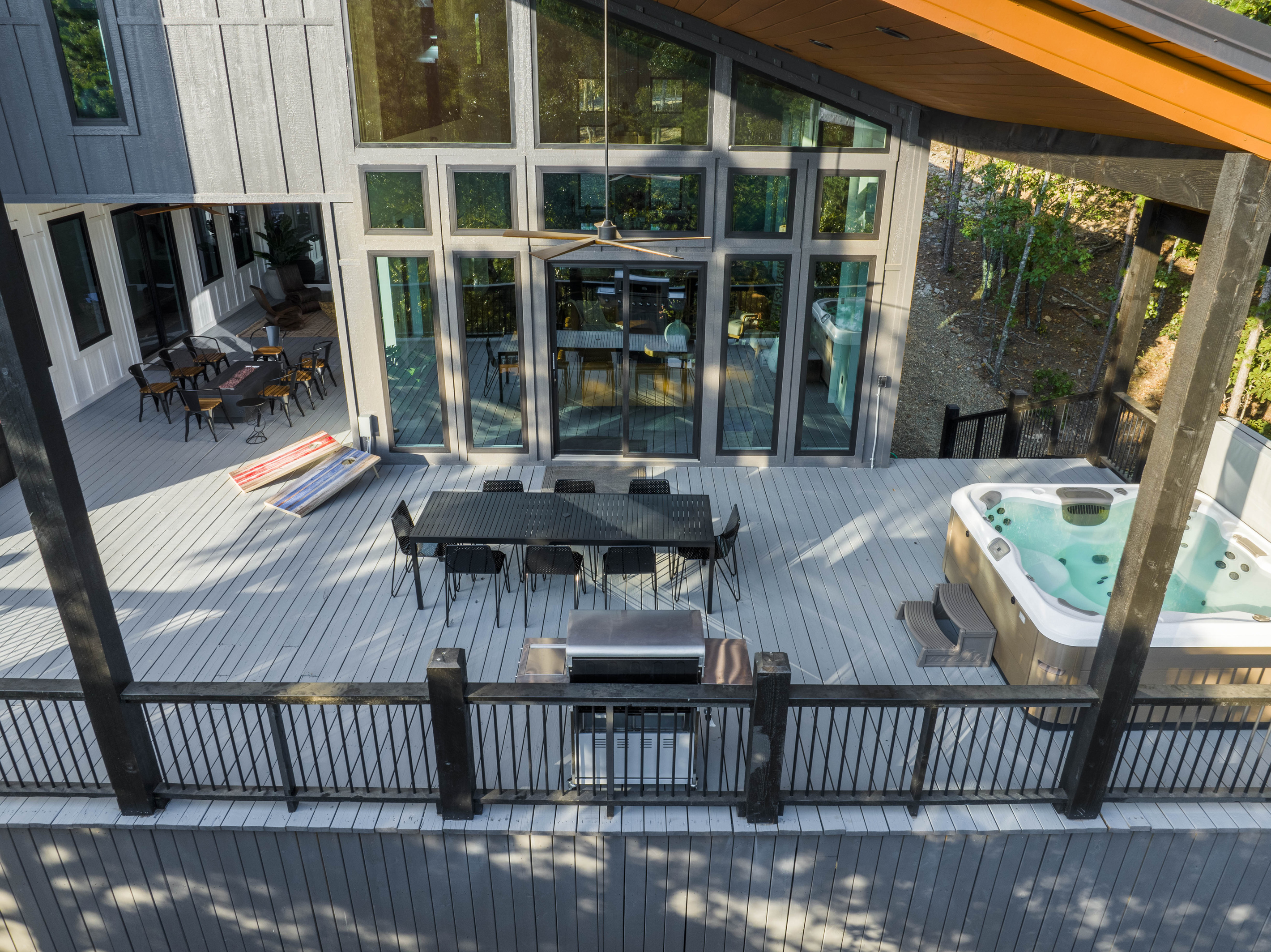 Whether you're sipping coffee at sunrise, sharing dinner at sunset, or relaxing in hot tub under a sky full of stars and magnificent panoramic views  provide the perfect backdrop for your stay.